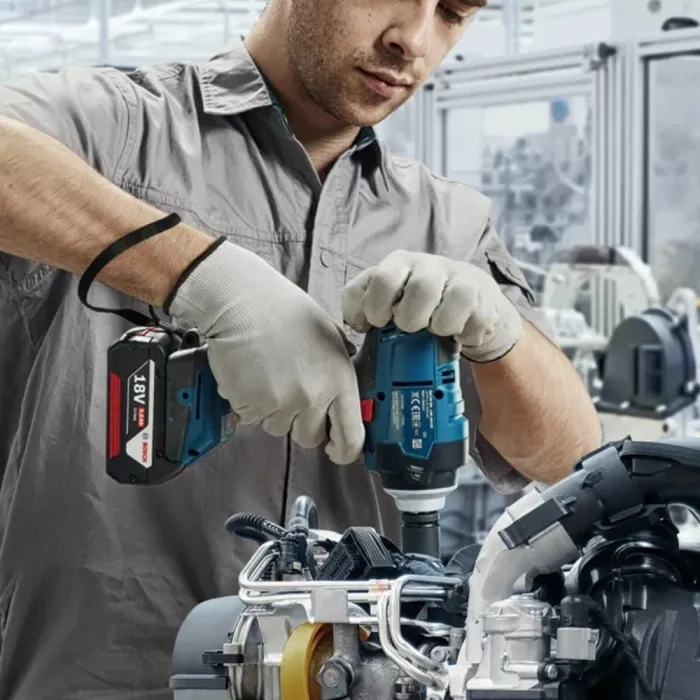 Аккумуляторный гайковерт Bosch GDS 18V-400 без АКБ